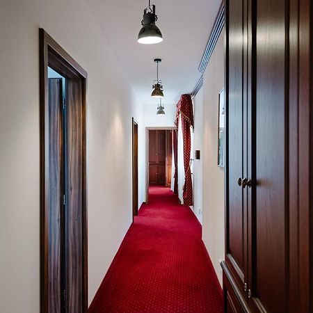 Petra Inn Apartments In Historical Palace Bratislava Exterior photo