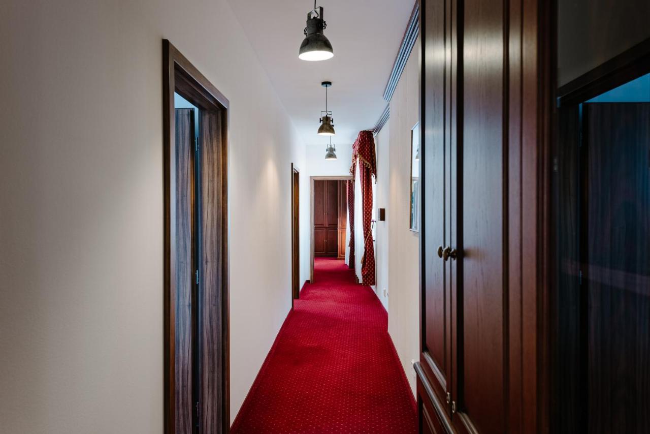 Petra Inn Apartments In Historical Palace Bratislava Exterior photo
