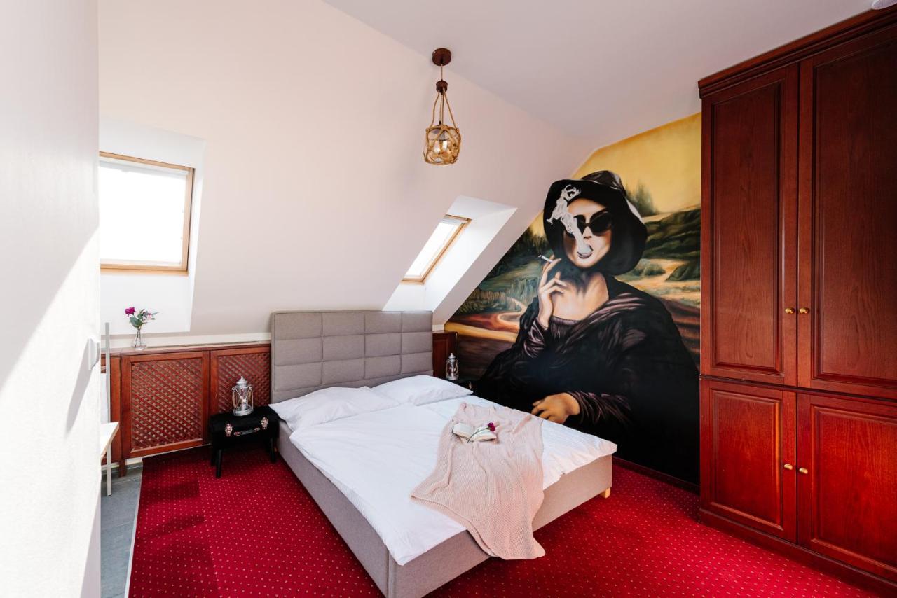 Petra Inn Apartments In Historical Palace Bratislava Exterior photo