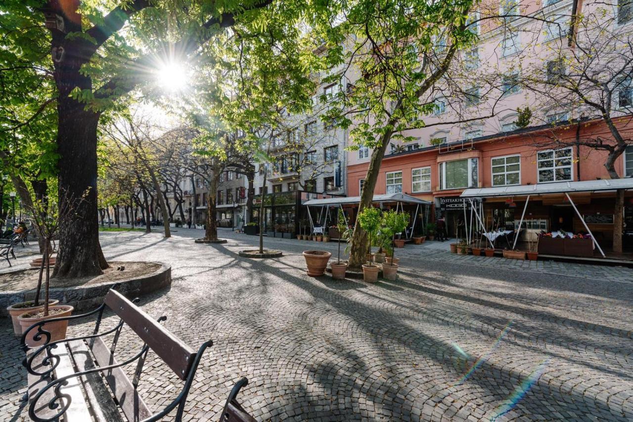 Petra Inn Apartments In Historical Palace Bratislava Exterior photo