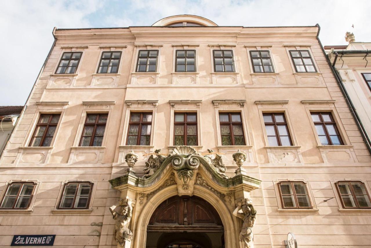 Petra Inn Apartments In Historical Palace Bratislava Exterior photo