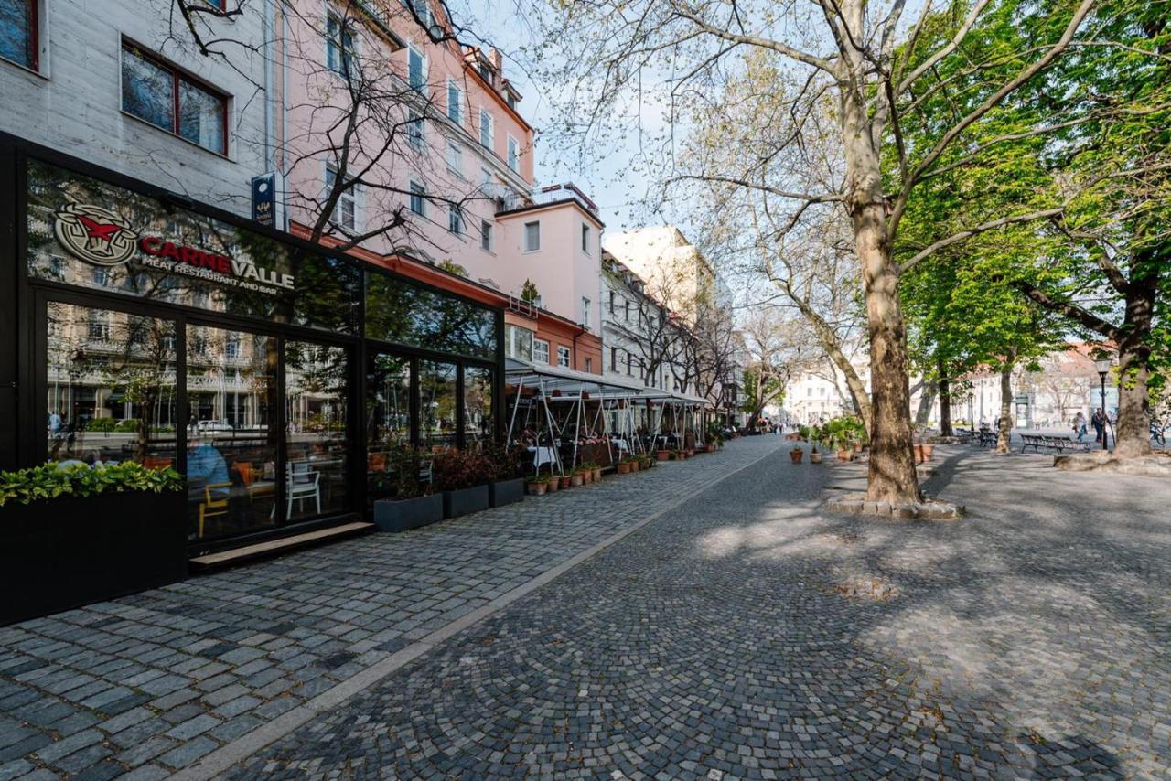 Petra Inn Apartments In Historical Palace Bratislava Exterior photo